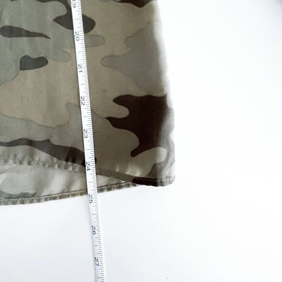Banana Republic Women's Blouse Camo Long Bell Sleeves Top Green Size Small - Picture 6 of 8